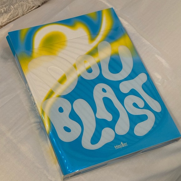 Kpop Kep1er doublast album, all original PC’s included - Picture 1 of 3